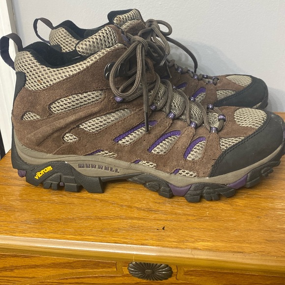 Merrell Shoes - Merrell Women’s MOAB Ventilator Mid Hiking Bracken Purple Boots size 11